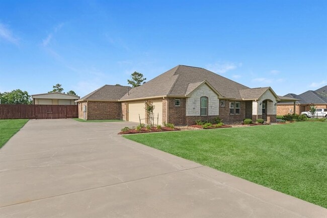 Building Photo - 4857 Dutton Lake Dr