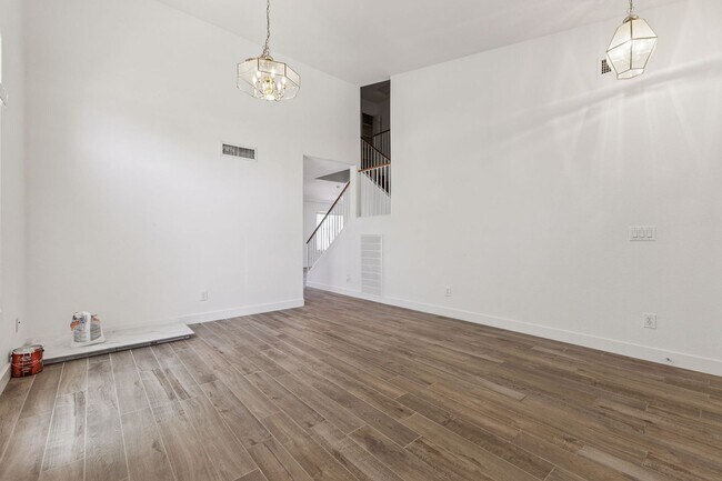 Building Photo - Spacious 2 Story 4 Bedroom 2.5 Bath Home Located in Circle Cross Ranch!