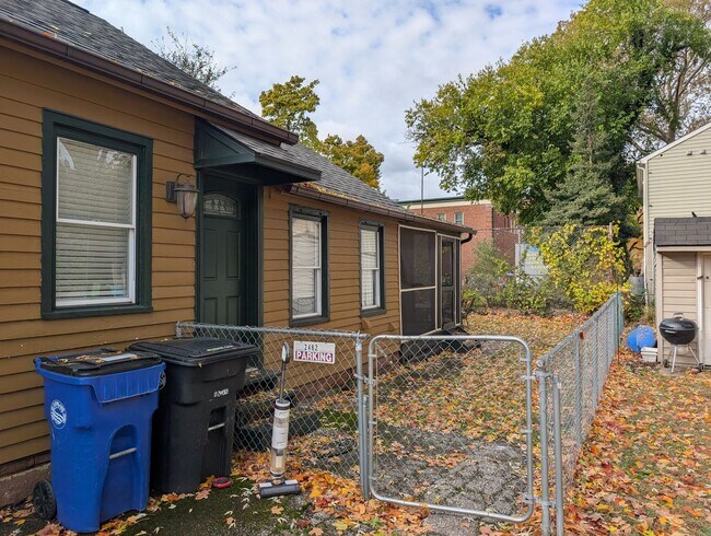 Building Photo - 2484 W 10th St