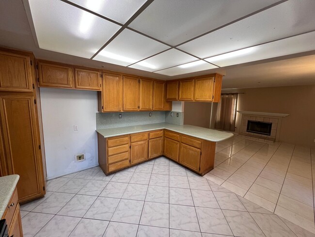 Building Photo - Spacious 4-Bedroom + Office Home in Desirable HOA Community Near New Shopping & Costco