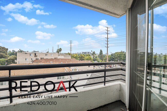 Building Photo - 4320 S Centinela Ave