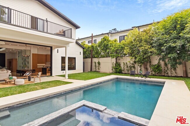 Building Photo - 4535 Haskell Ave