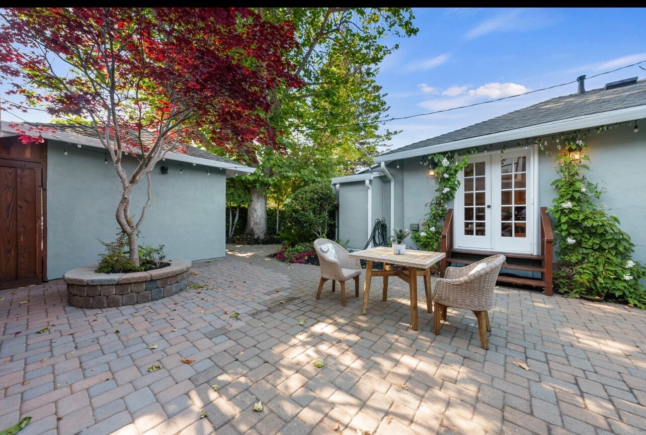 Building Photo - 713 Lighthouse Ave