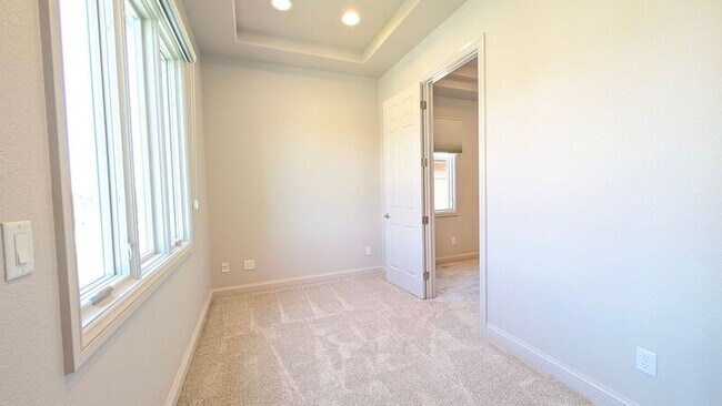 Building Photo - 2795 Stonewall Heights