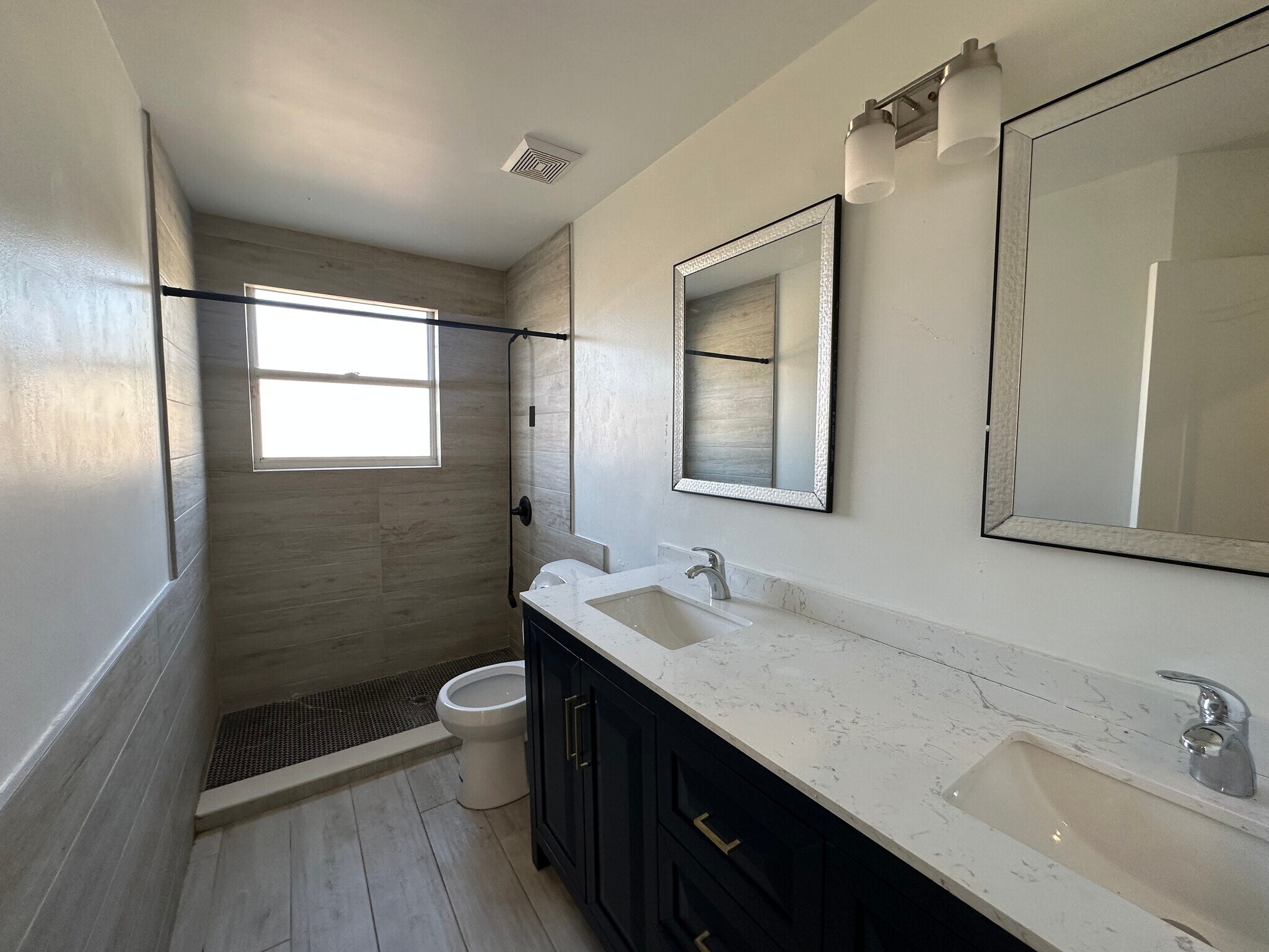 Building Photo - 124 Canterbury Plz