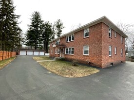 Building Photo - 494 Kenwood Ave