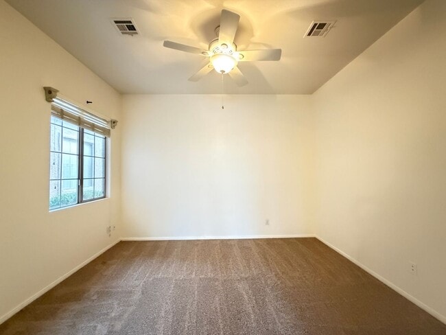 Building Photo - 10689 Arundel Ave