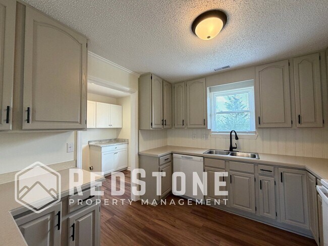 Building Photo - 3138 Whitesell Dr