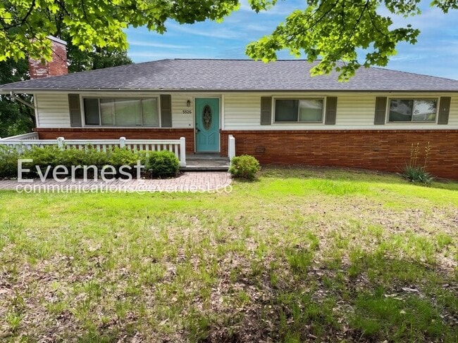 Building Photo - 5526 Crestview Dr
