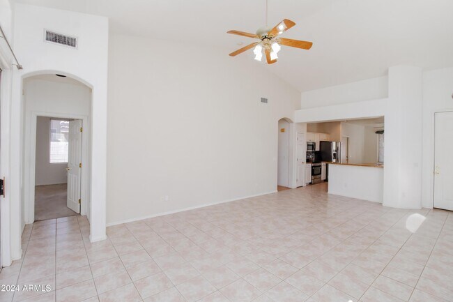 Building Photo - 1375 W Musket Way