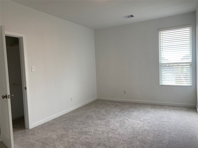 Building Photo - 4523 Sunny Hazel Ln