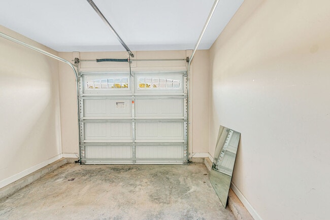 Building Photo - 168 Pine Hollow Rd