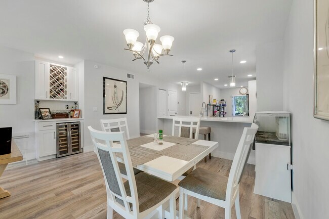 Building Photo - 20 Southport Ln