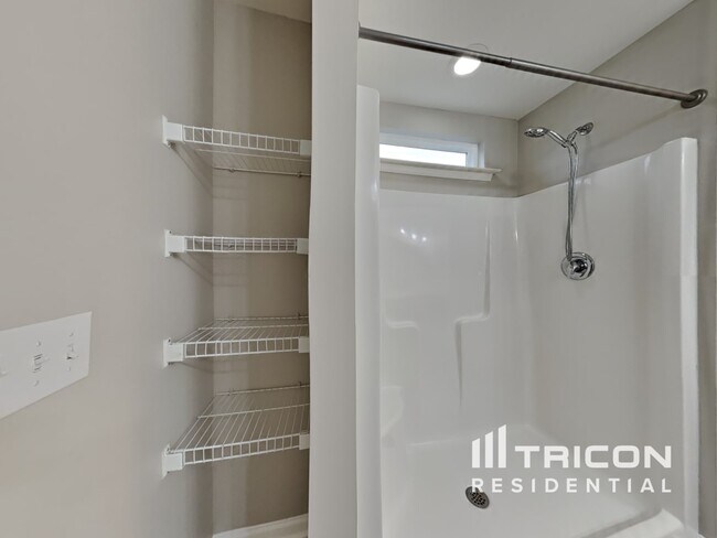 Building Photo - 144 Yadkin St