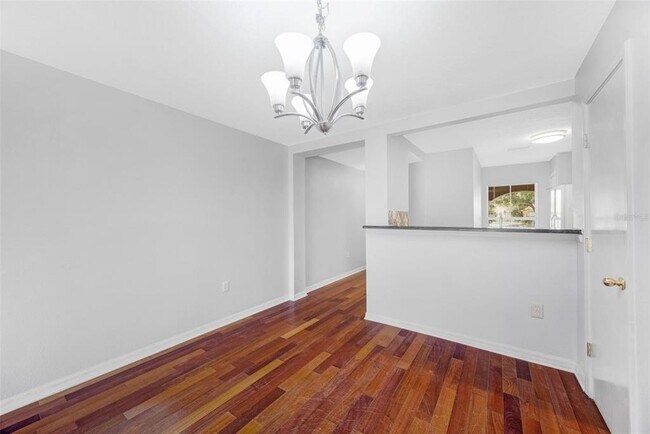 Building Photo - 6928 Hawthorne Trace Ln