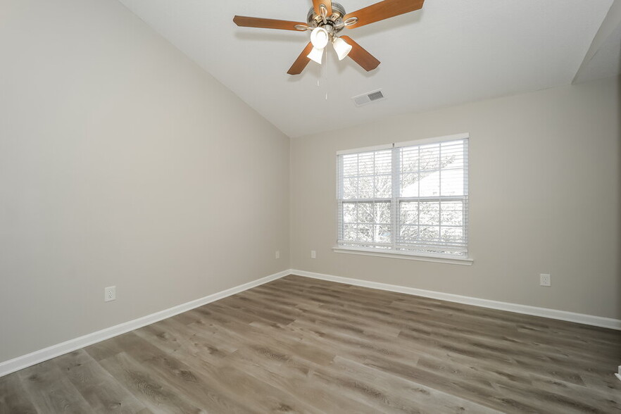 Building Photo - 229 Lossie Ln