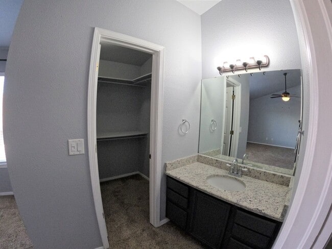 Building Photo - 3867 Thurston Ct