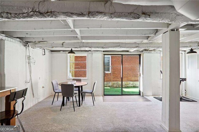 Building Photo - 1687 Porter Dr NW