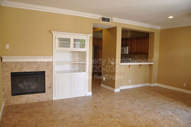 Building Photo - 9 Strawflower St