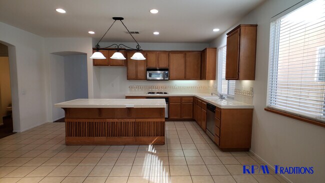 Building Photo - 3048 W Lingard St