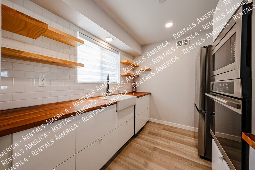 Building Photo - 4630 N 68th St