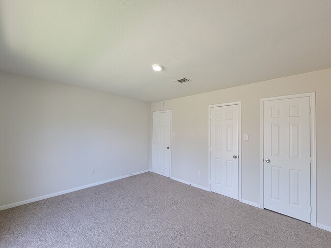 Building Photo - 8719 Valley Song Dr