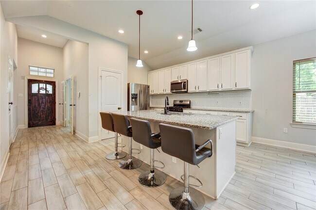 Building Photo - 3805 Shelby Cir