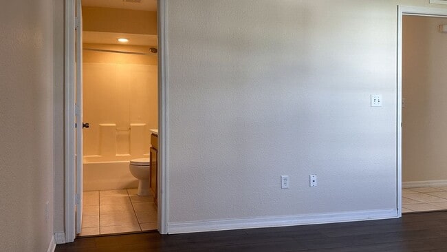 Building Photo - 6944 Rosemont Dr