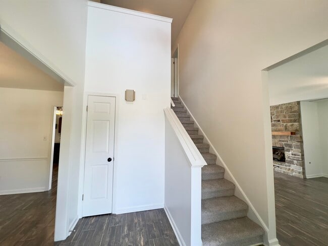 Building Photo - 251 Cross Point Cove