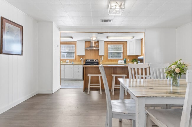 Building Photo - 10104 Johns Bayou Rd