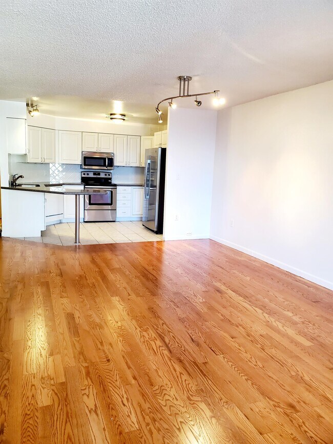 Building Photo - 1625 Larimer St