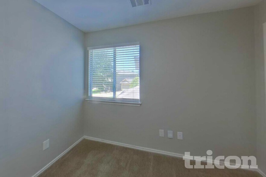 Building Photo - 11312 Hungry Horse Dr