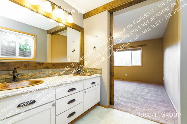 Building Photo - 14903 NW Eagles View Dr