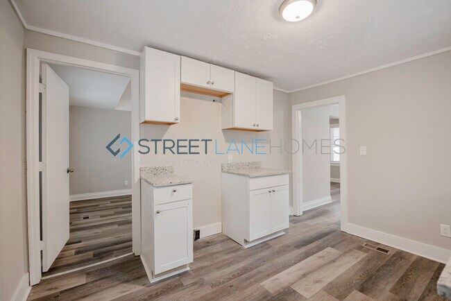 Building Photo - NOW OFFERING $250 OFF FIRST FULL MONTH IF ...