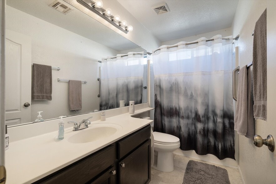 Building Photo - 7646 E Covina St