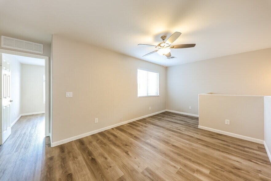 Building Photo - 13023 W Lawrence Rd