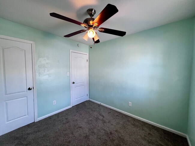 Building Photo - Beautiful Corner Lot Townhome in the heart...