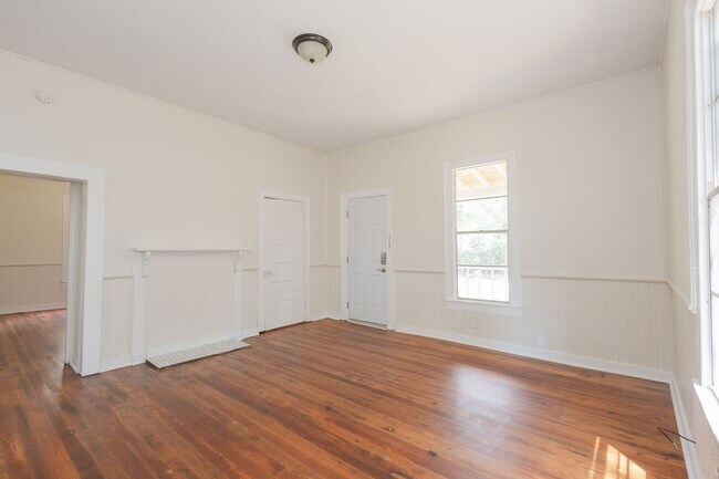 Building Photo - Move-In Special: Get 50% OFF Your First Month's Rent!