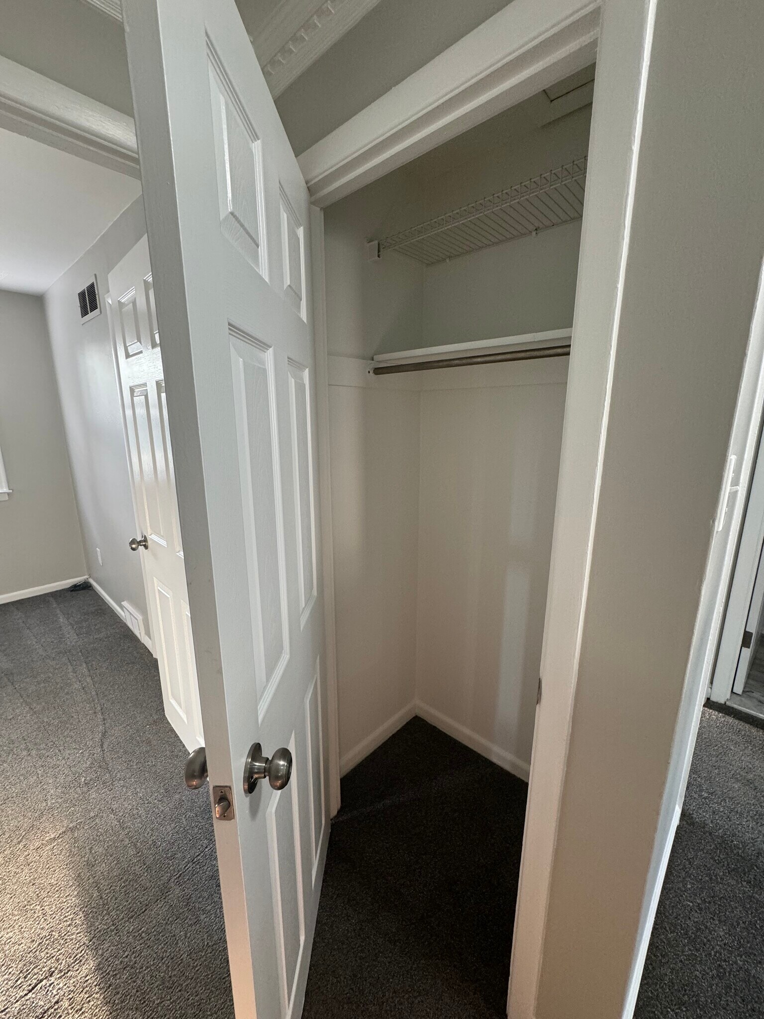 Building Photo - 118 3rd Ave