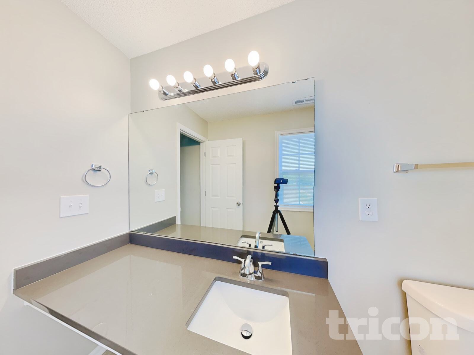 Building Photo - 2102 Taras Trace Dr