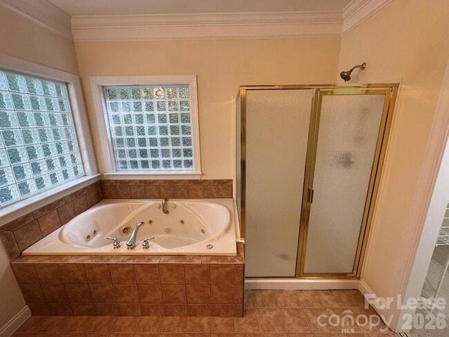 Building Photo - 7127 Weddington Brook Dr