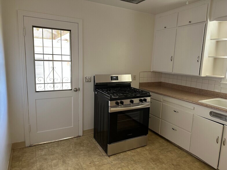 New oven - 2120 5th St