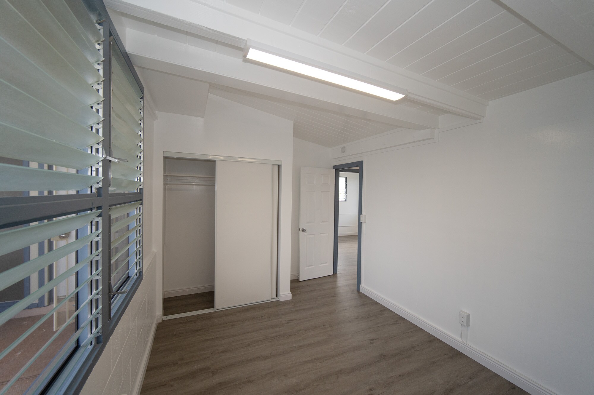 Building Photo - 1957 Hoohai St