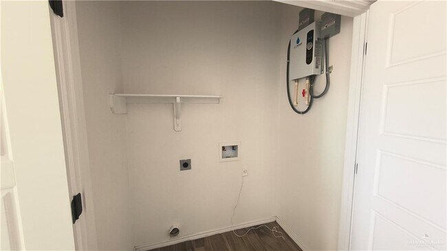 Building Photo - 16 S Indiana Ave