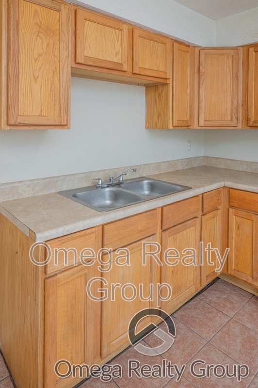 Building Photo - 3328 Meridian St N