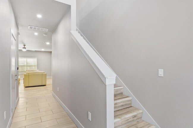 Building Photo - 24700 Whitney Dr