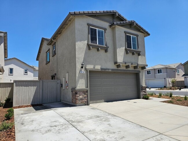 Building Photo - 8296 Whippersnapper Way