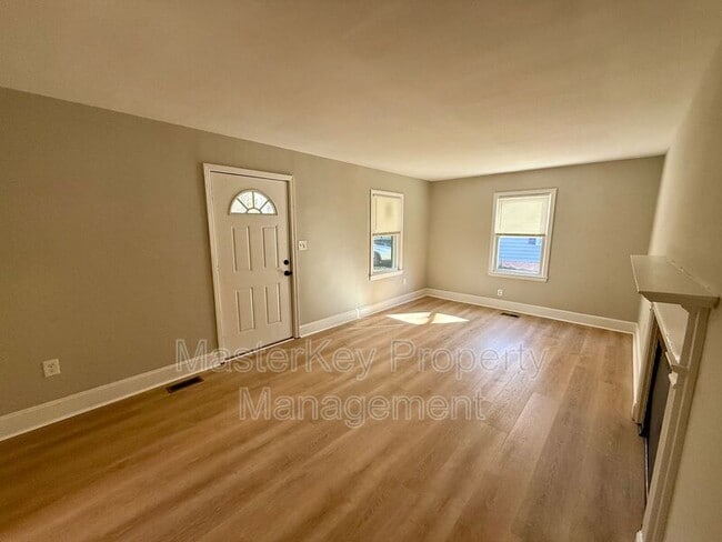 Building Photo - 1411 Hudson Ave