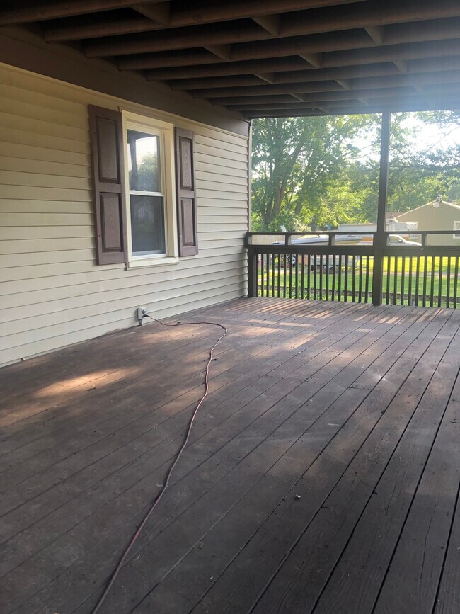 Building Photo - 3207 Alpena St