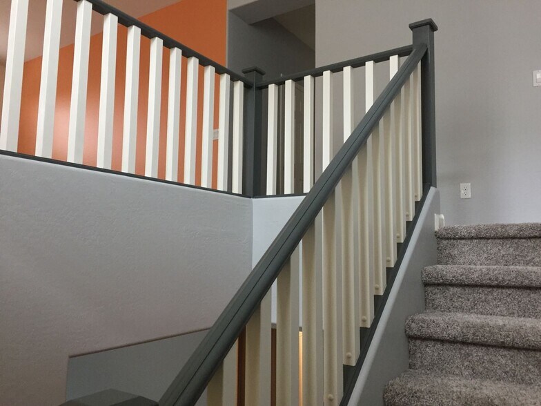 Building Photo - 5404 W Desert Hollow Dr